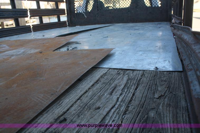 image for item F2817 1997 Ford F350 XL flatbed truck