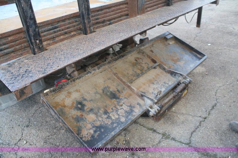 image for item F2817 1997 Ford F350 XL flatbed truck