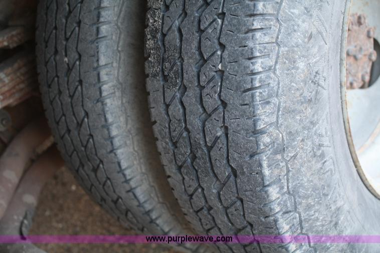 image for item F2817 1997 Ford F350 XL flatbed truck