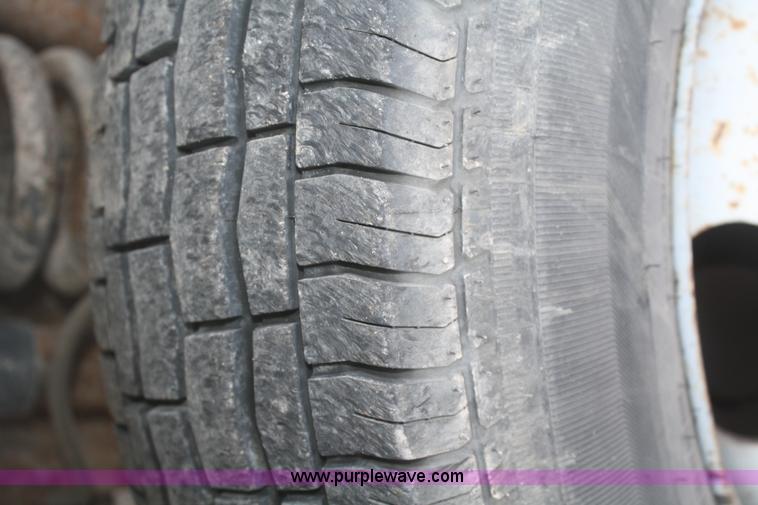 image for item F2817 1997 Ford F350 XL flatbed truck