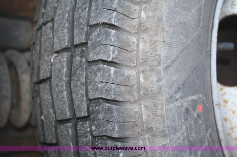 image for item F2817 1997 Ford F350 XL flatbed truck