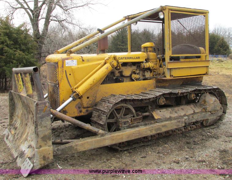 image for item F2872 1951 Caterpillar D6 dozer