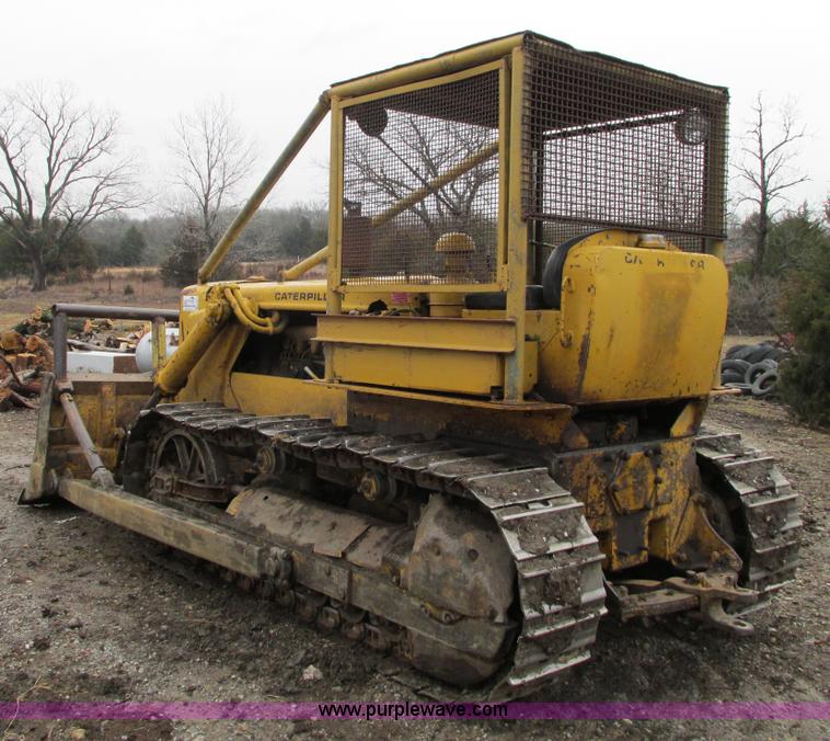 image for item F2872 1951 Caterpillar D6 dozer