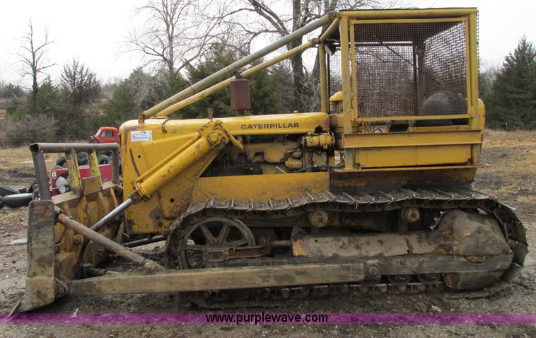 image for item F2872 1951 Caterpillar D6 dozer