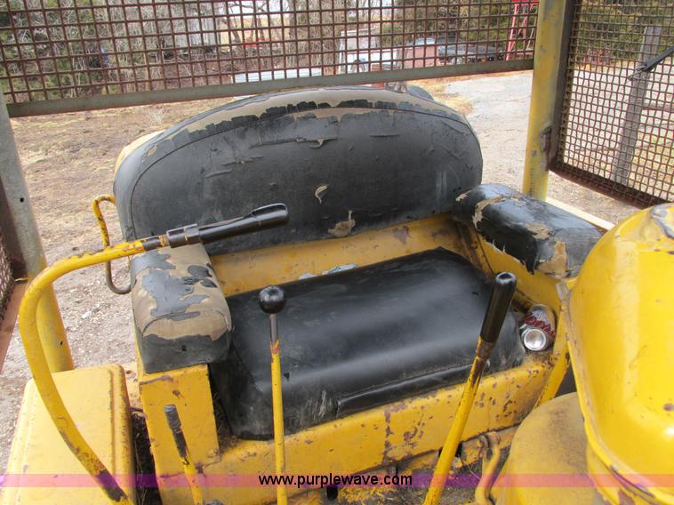 image for item F2872 1951 Caterpillar D6 dozer