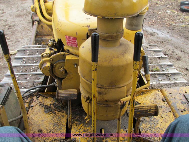 image for item F2872 1951 Caterpillar D6 dozer