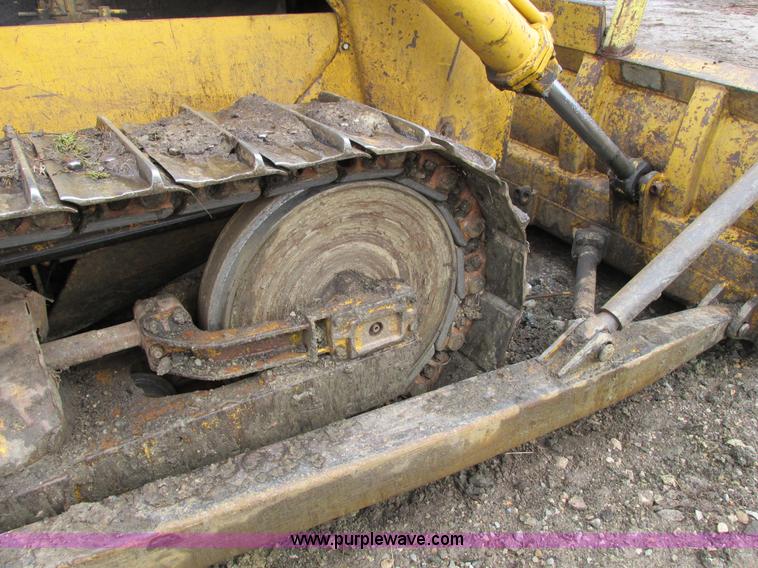 image for item F2872 1951 Caterpillar D6 dozer