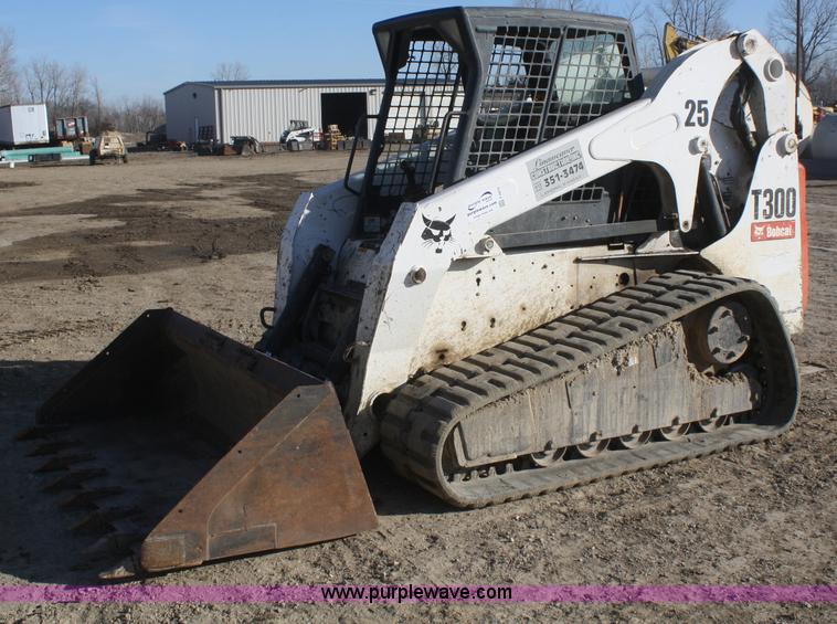 image for item F2874 2006 Bobcat T300 track skid steer