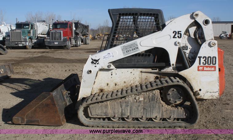 image for item F2874 2006 Bobcat T300 track skid steer