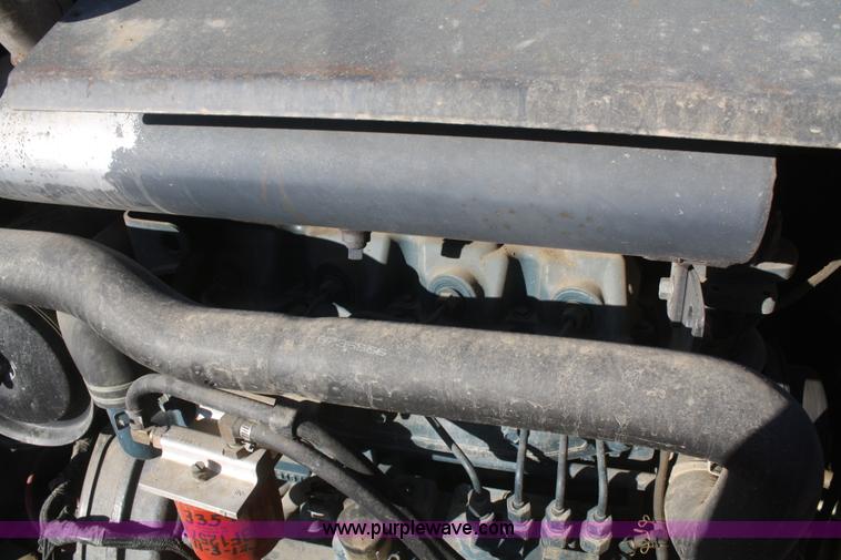 image for item F2874 2006 Bobcat T300 track skid steer