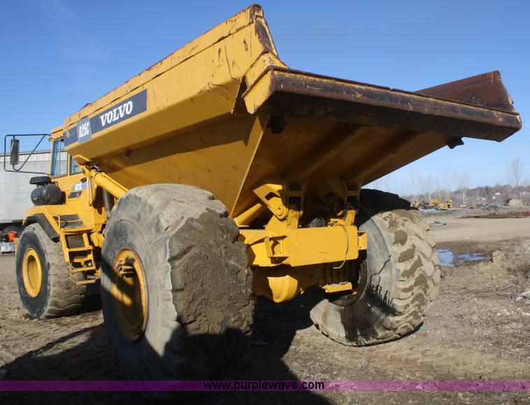 image for item F2875 1994 Volvo A25C articulated haul truck
