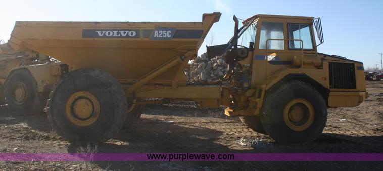 image for item F2875 1994 Volvo A25C articulated haul truck