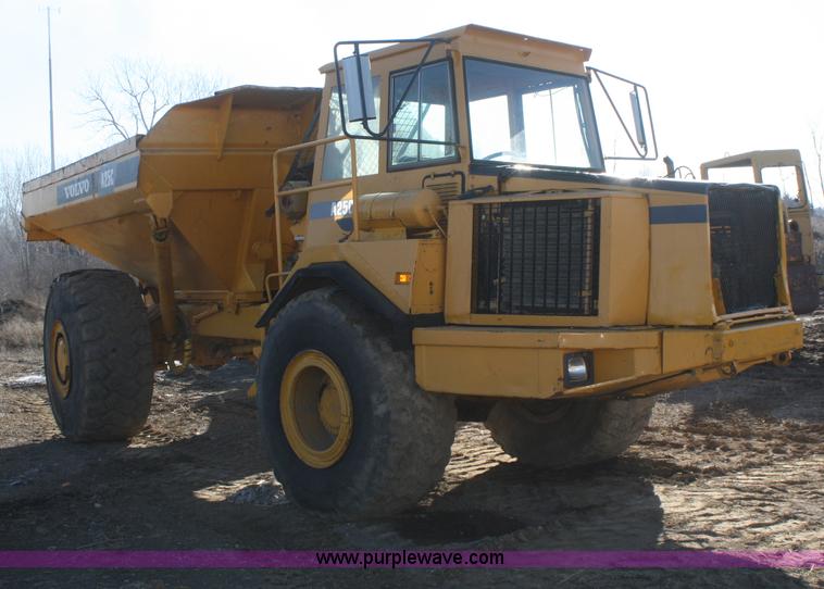 image for item F2875 1994 Volvo A25C articulated haul truck