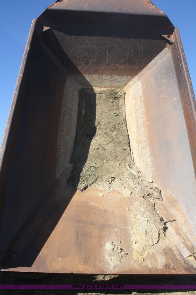 image for item F2875 1994 Volvo A25C articulated haul truck