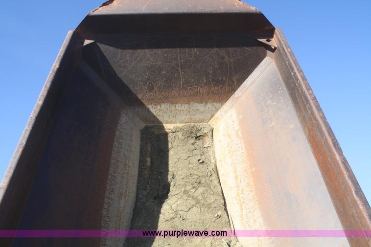 image for item F2875 1994 Volvo A25C articulated haul truck