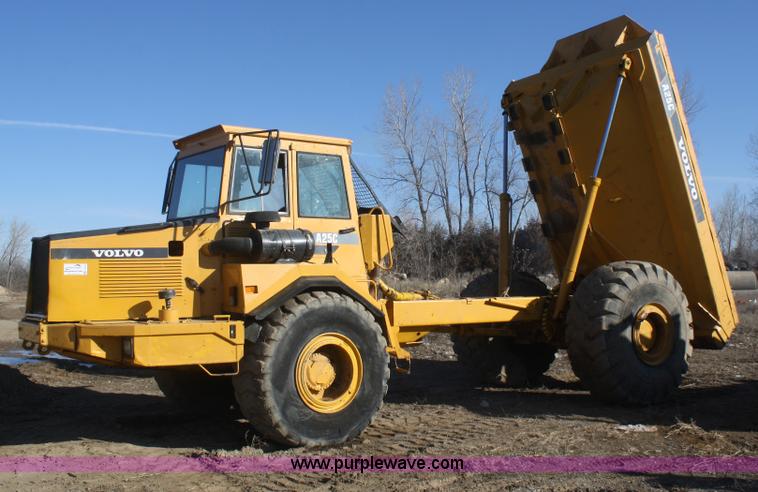 image for item F2875 1994 Volvo A25C articulated haul truck