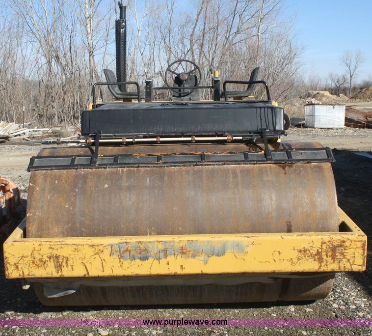 image for item F2876 Hyster C620B vibratory roller