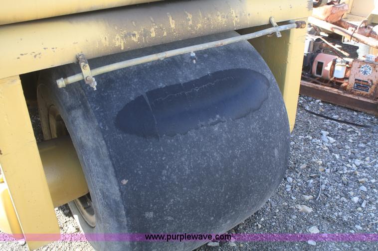 image for item F2876 Hyster C620B vibratory roller