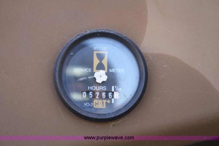 image for item F2879 1983 Caterpillar 225 excavator