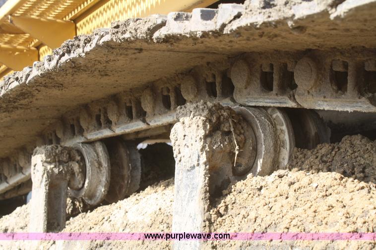 image for item F2879 1983 Caterpillar 225 excavator