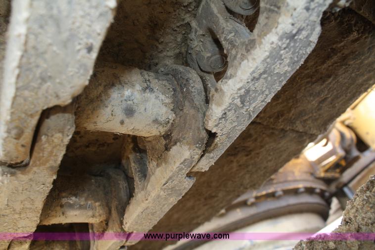 image for item F2879 1983 Caterpillar 225 excavator