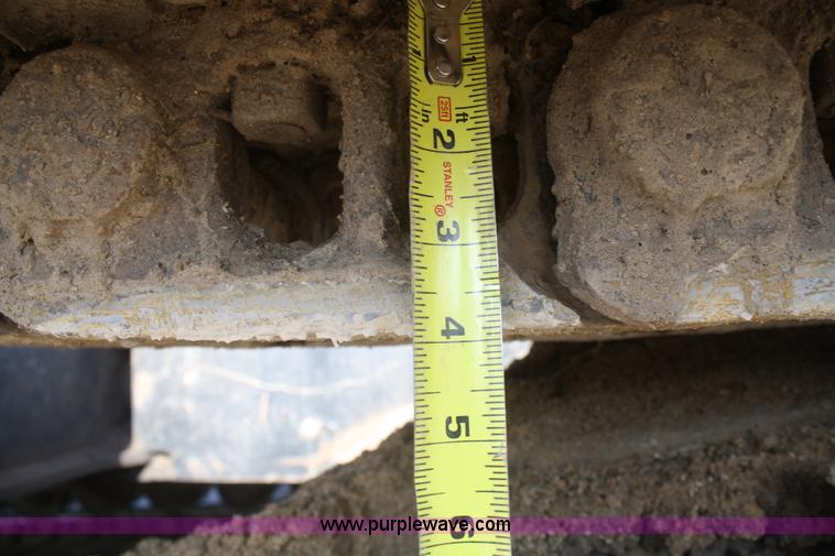 image for item F2879 1983 Caterpillar 225 excavator