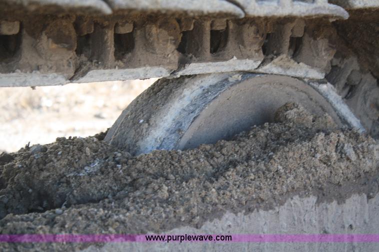 image for item F2879 1983 Caterpillar 225 excavator