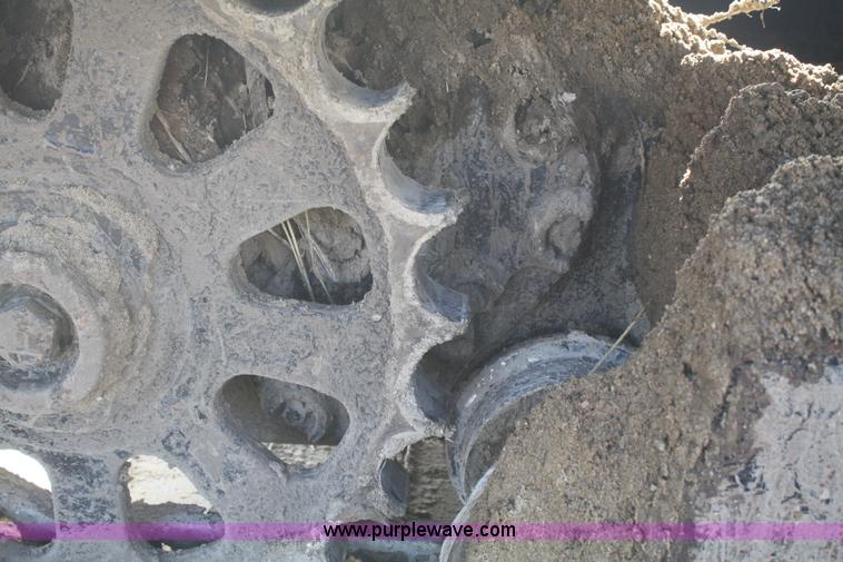 image for item F2879 1983 Caterpillar 225 excavator