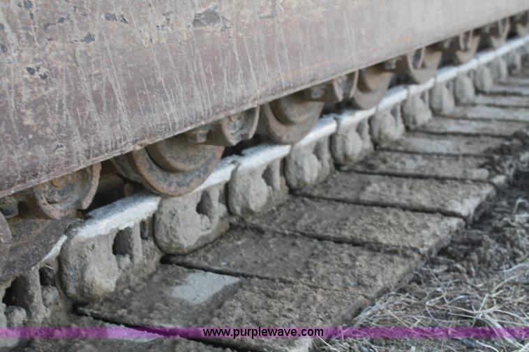 image for item F2879 1983 Caterpillar 225 excavator