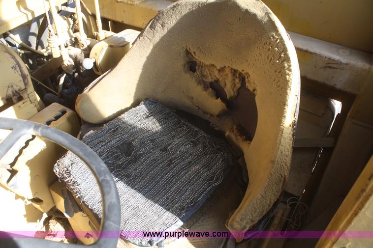 image for item F2881 1971 Caterpillar 627 twin engine motor scraper