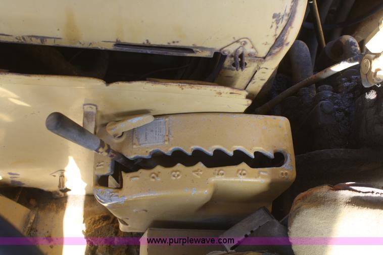 image for item F2881 1971 Caterpillar 627 twin engine motor scraper