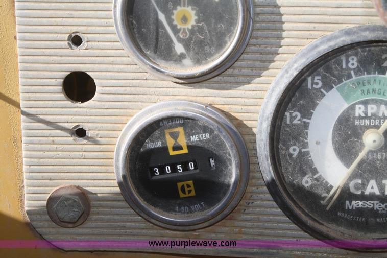 image for item F2881 1971 Caterpillar 627 twin engine motor scraper