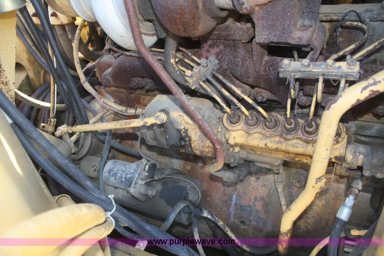 image for item F2881 1971 Caterpillar 627 twin engine motor scraper