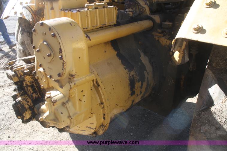 image for item F2881 1971 Caterpillar 627 twin engine motor scraper