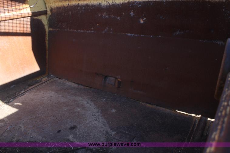 image for item F2881 1971 Caterpillar 627 twin engine motor scraper