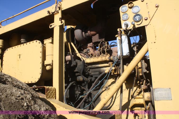 image for item F2881 1971 Caterpillar 627 twin engine motor scraper
