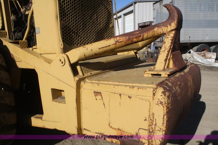 image for item F2881 1971 Caterpillar 627 twin engine motor scraper