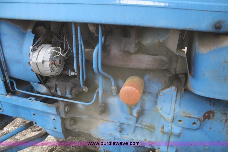 image for item F2925 Ford 7000 tractor