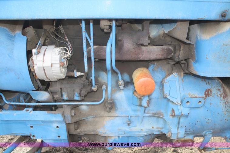 image for item F2925 Ford 7000 tractor