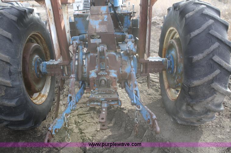 image for item F2925 Ford 7000 tractor
