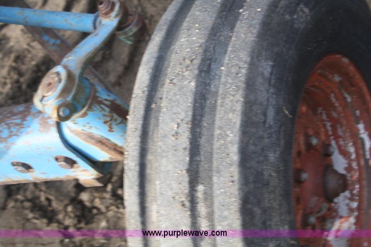 image for item F2925 Ford 7000 tractor