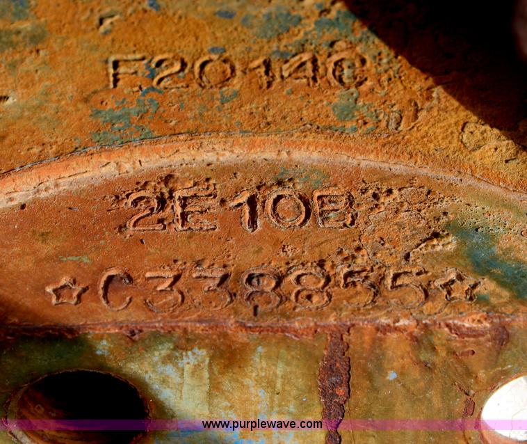 image for item F2925 Ford 7000 tractor