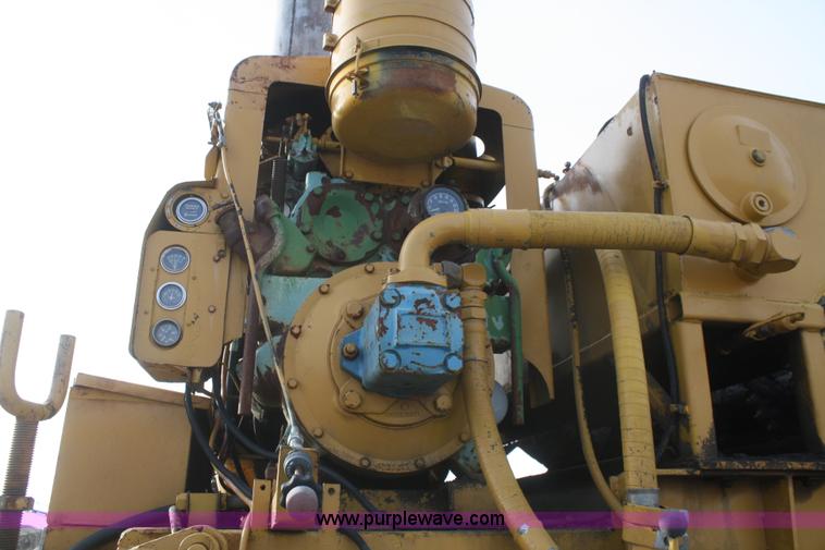 image for item F2926 Asphalt windrow elevator