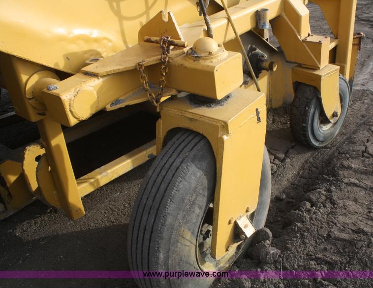 image for item F2926 Asphalt windrow elevator