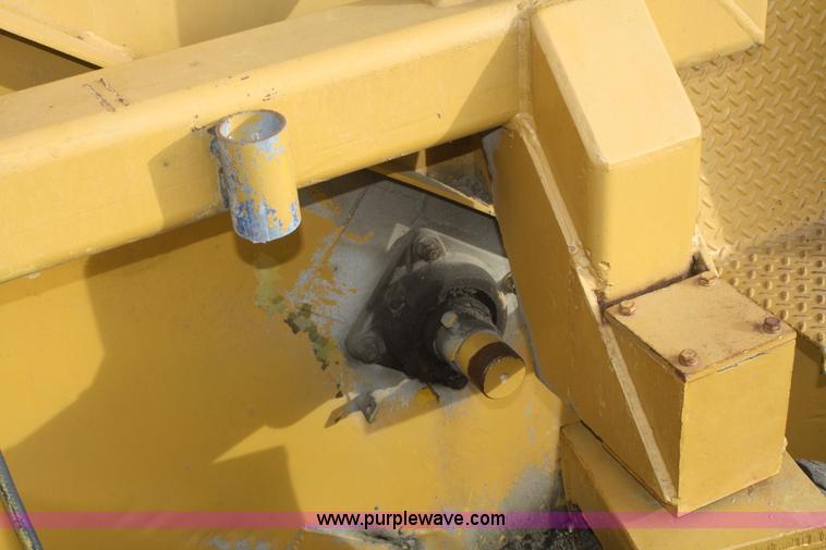 image for item F2926 Asphalt windrow elevator