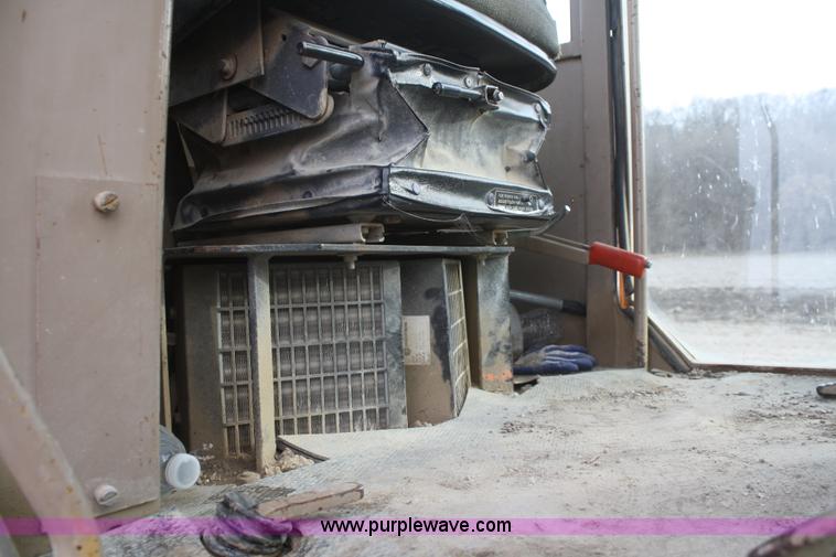 image for item F2993 1989 John Deere 770BH articulated motor grader