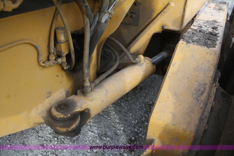 image for item F2993 1989 John Deere 770BH articulated motor grader