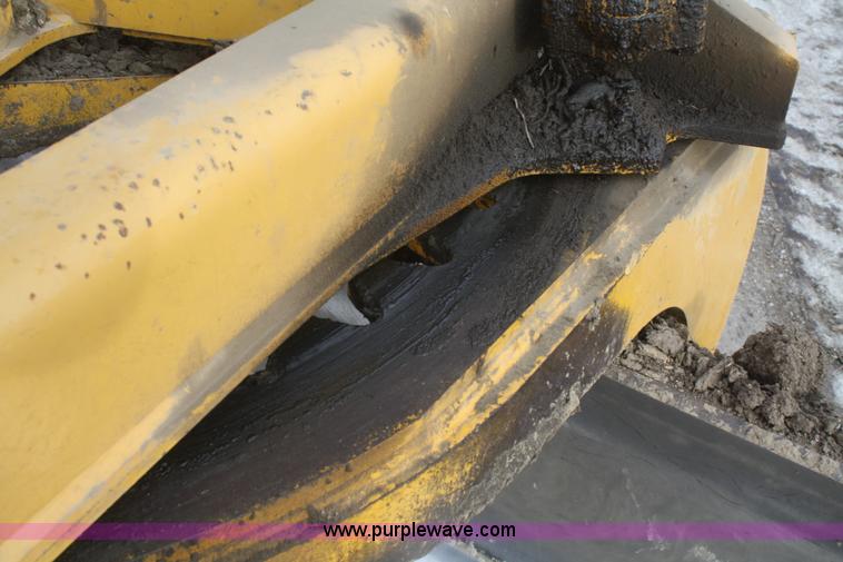 image for item F2993 1989 John Deere 770BH articulated motor grader