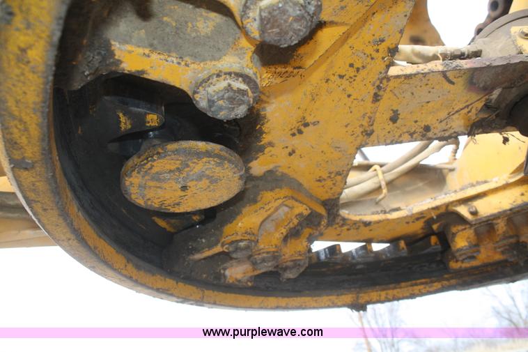 image for item F2993 1989 John Deere 770BH articulated motor grader