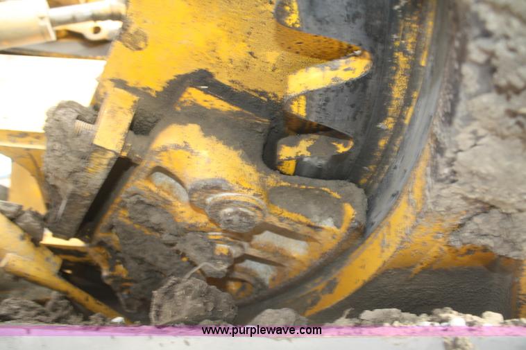 image for item F2993 1989 John Deere 770BH articulated motor grader